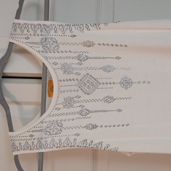 Ruby Rd. top - Picture 2 of 8